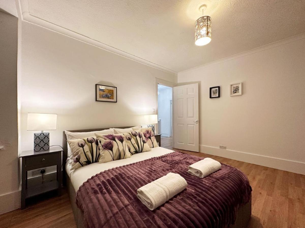 Charming 3-Bedroom Family Home London Exterior foto